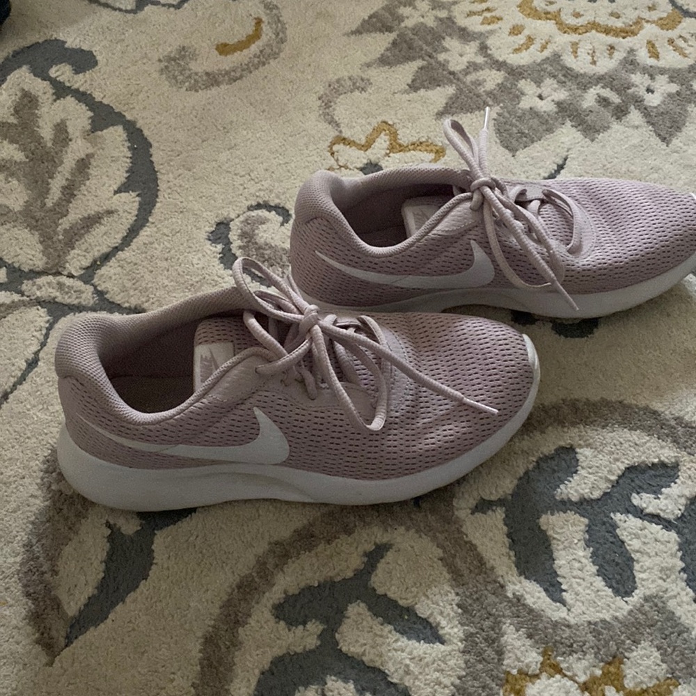 Nike blush tennis shoes 7.5